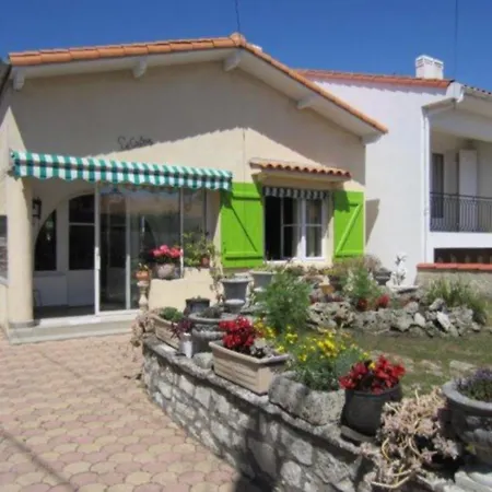 Villa - Maison Rustique Avec Jardin Clos - Proche Commerces Et Plages Royan
