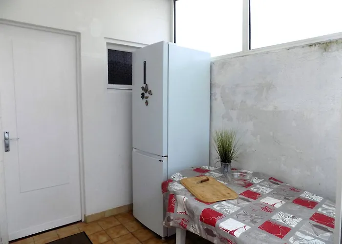 - Maison Rustique Avec Jardin Clos - Proche Commerces Et Plages * רויאן